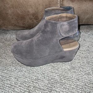 Chocolat Blu Yola Gray Suede Slingback Peep Toe Wedge Sandals Women's Size 6.5